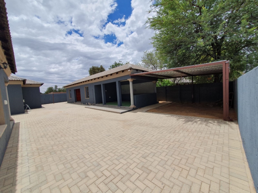 7 Bedroom Property for Sale in Naudeville Free State